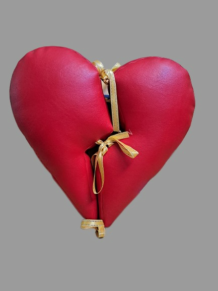 Кожено сърце - две части